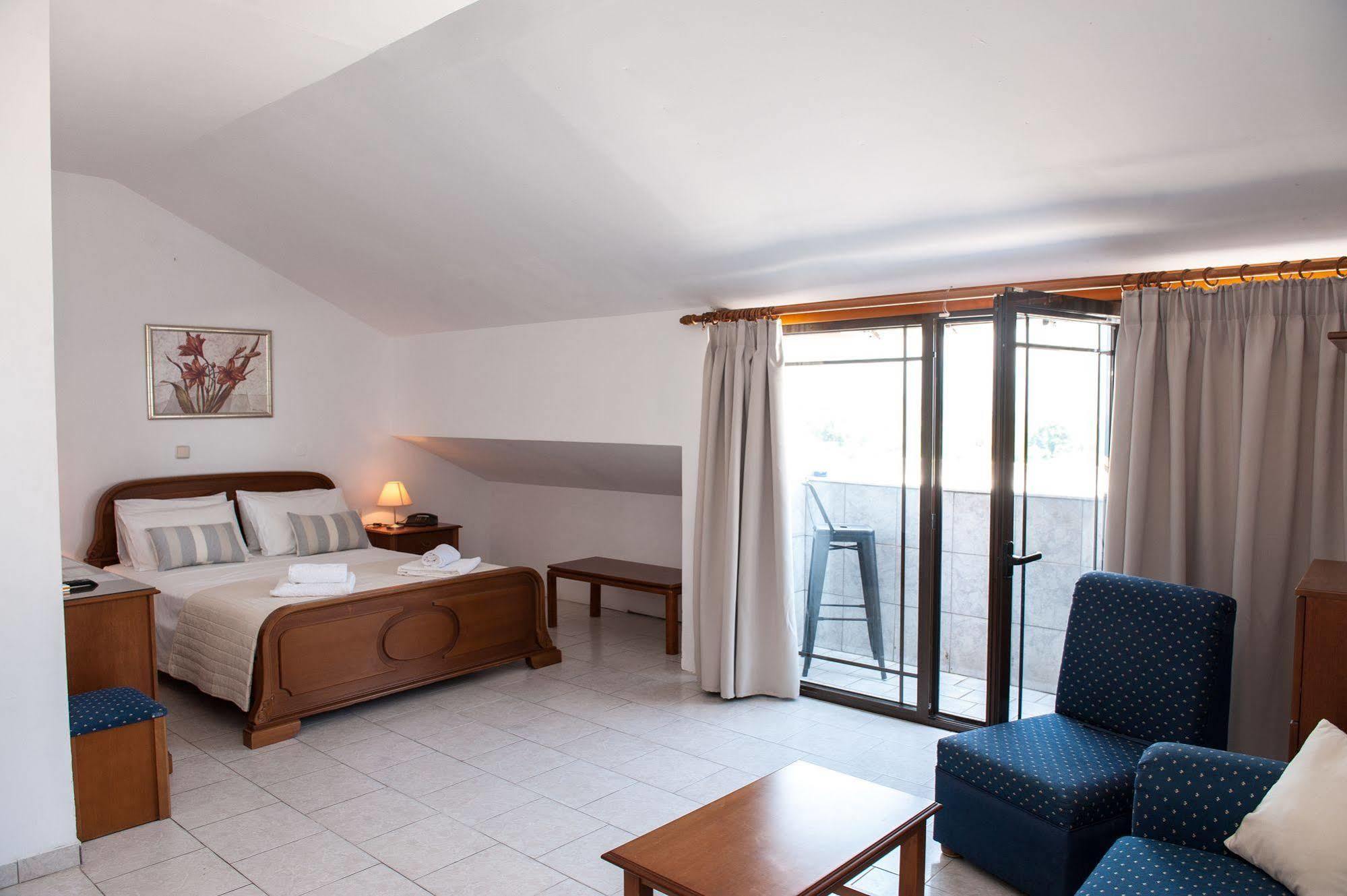 Golden Hotel 3*