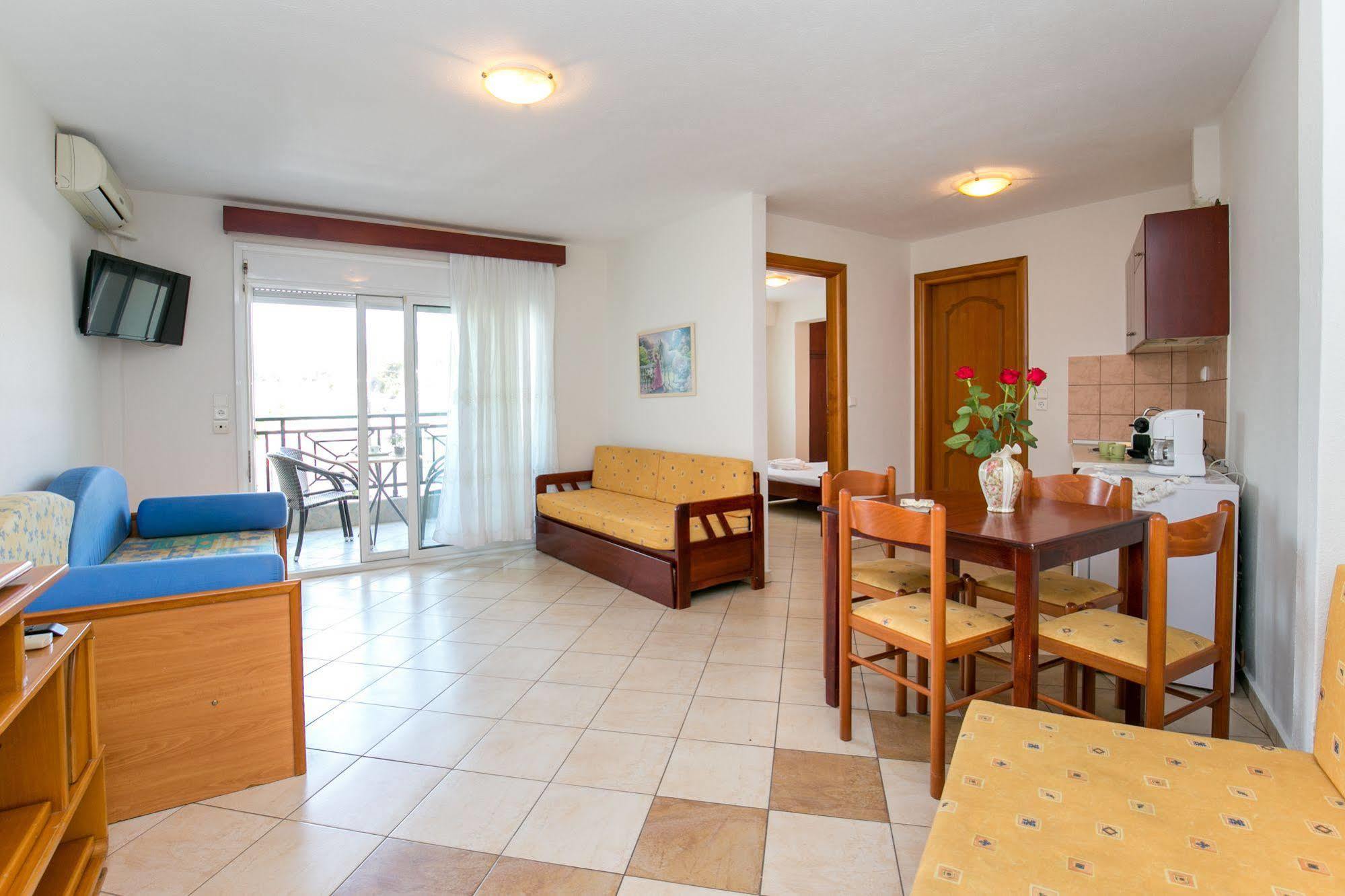 Lina Apartments