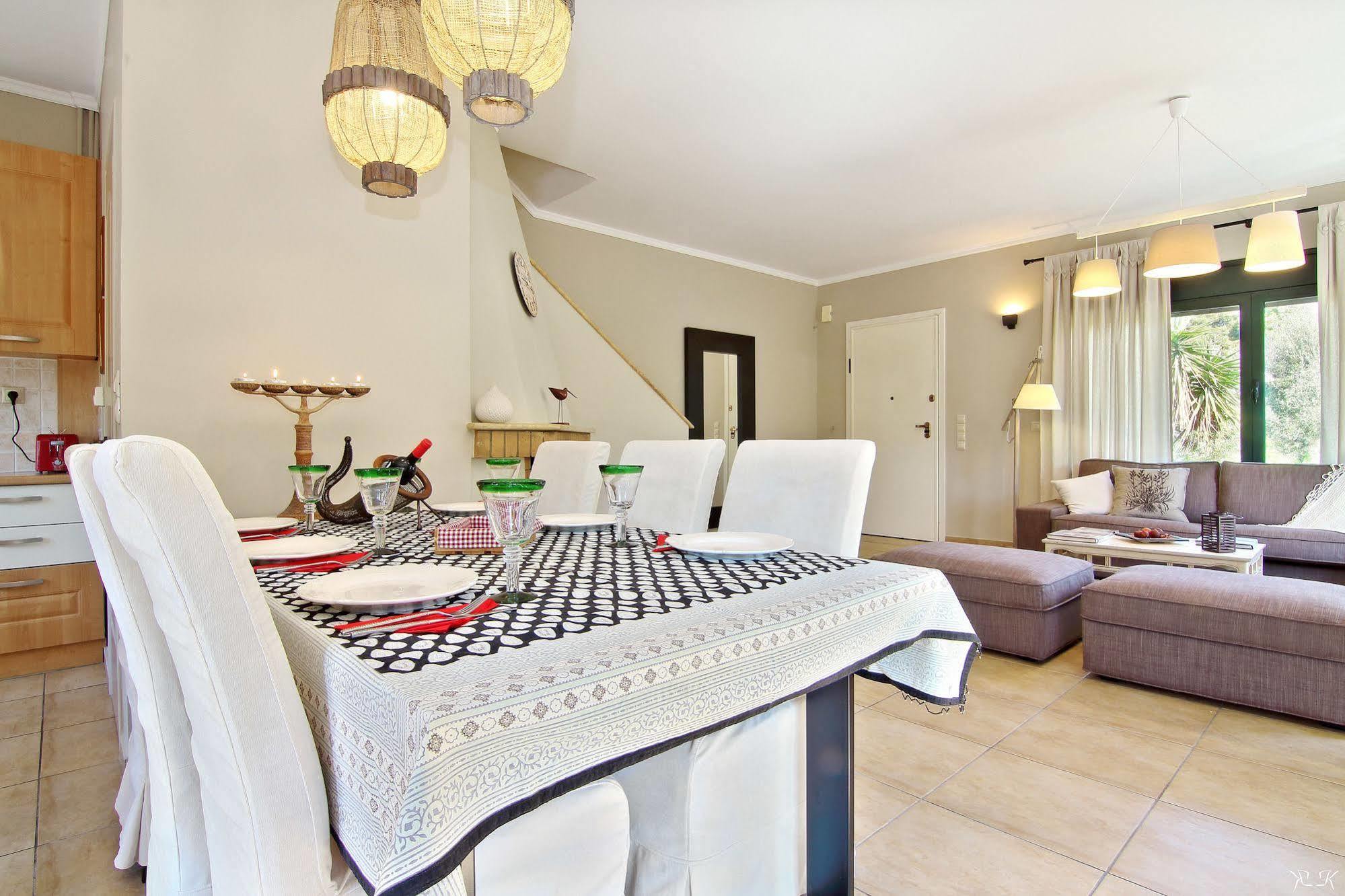 Glyfada Seaside Holiday home *