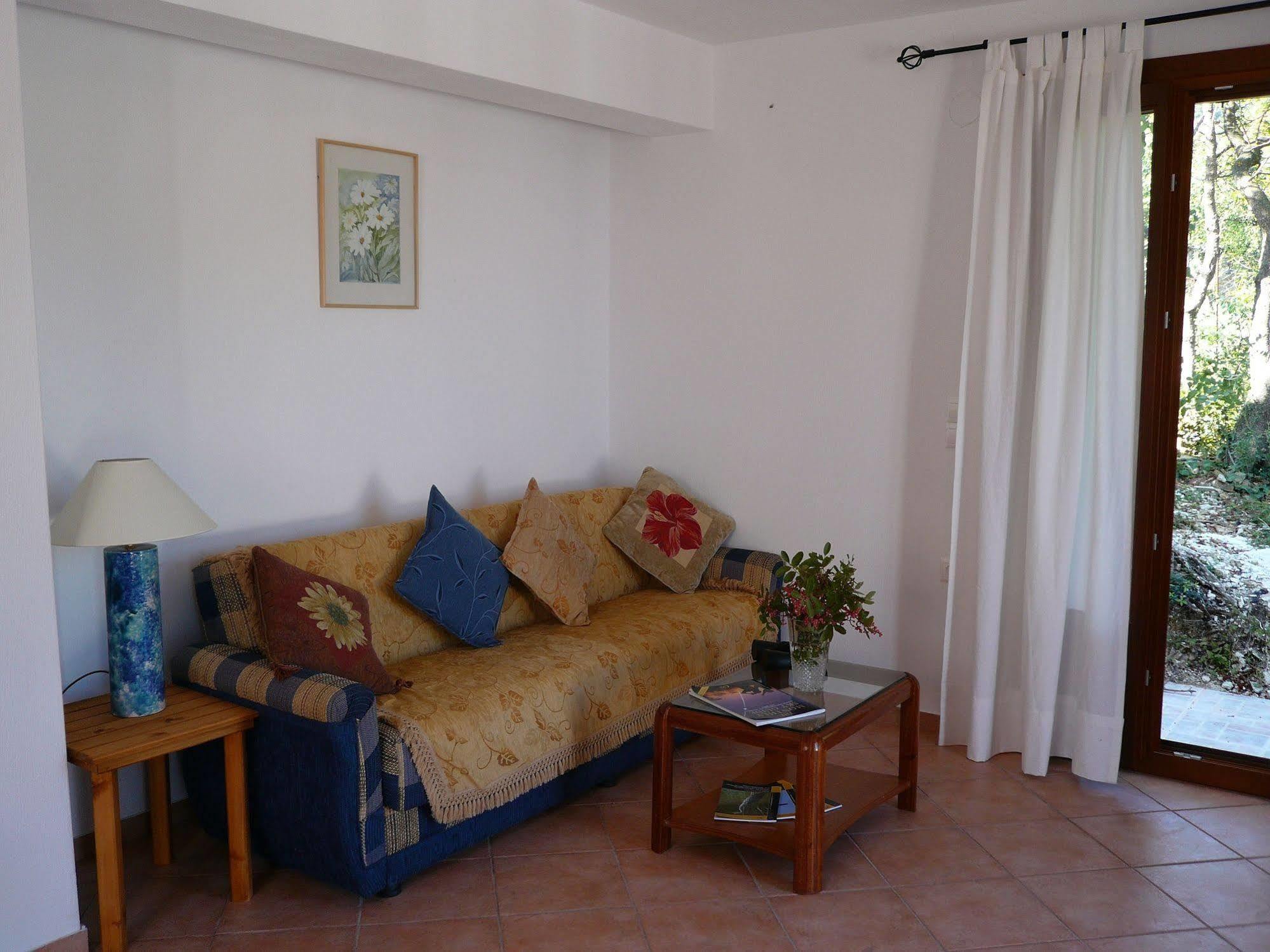 Skopelos Country *