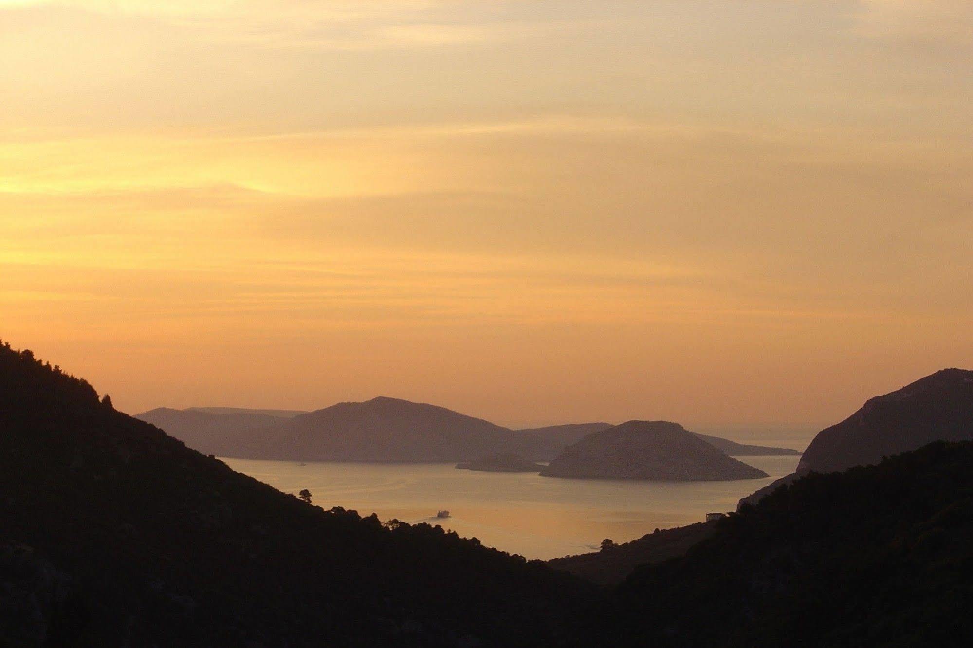 Skopelos Country Villa *
