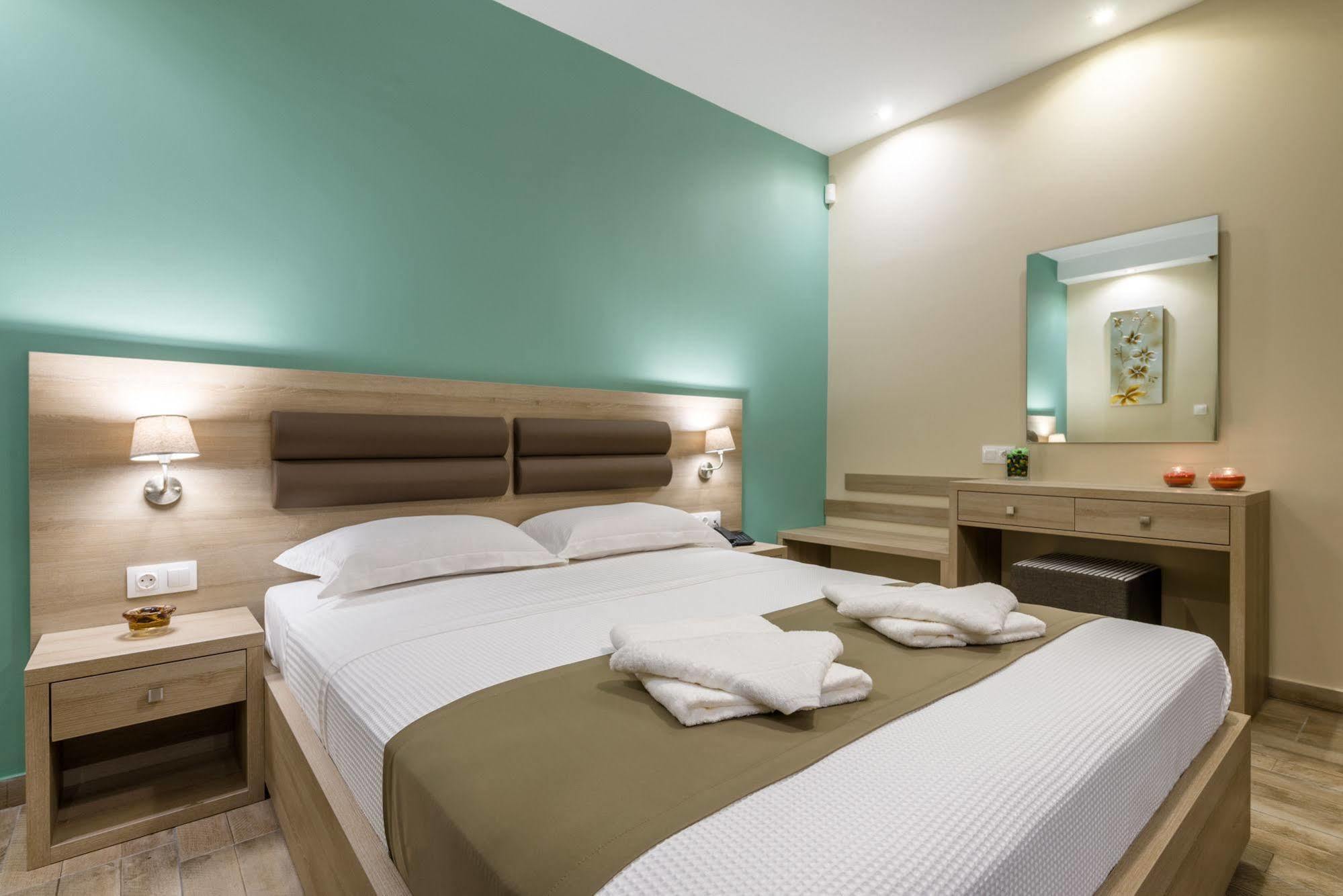 Lagaria Luxury & *