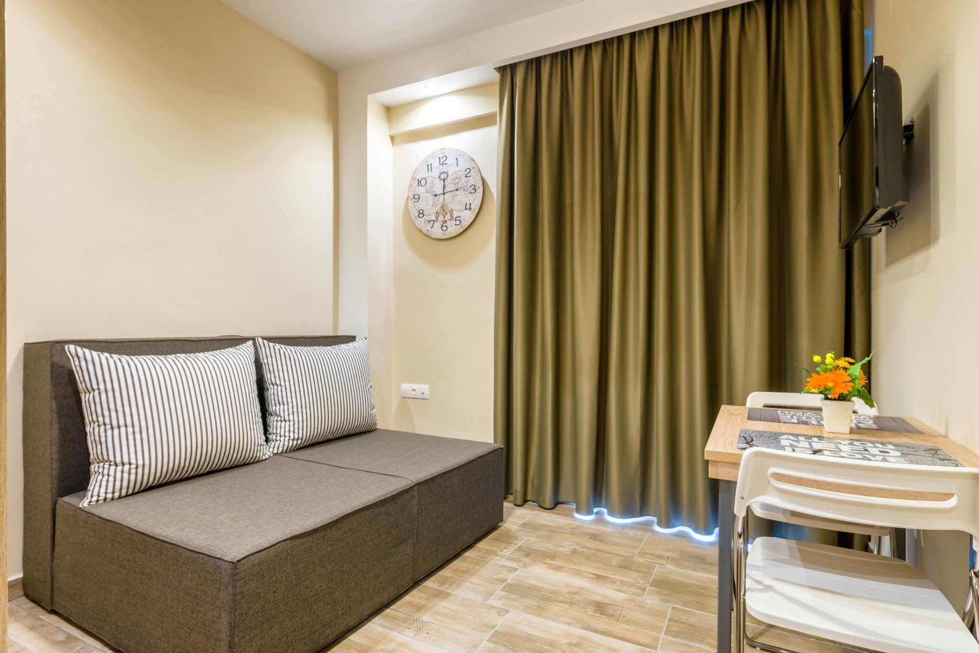 Lagaria Luxury & *