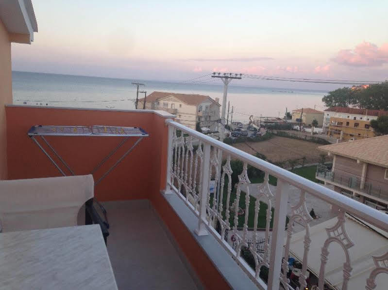 Planos Beach Aparthotel 3*