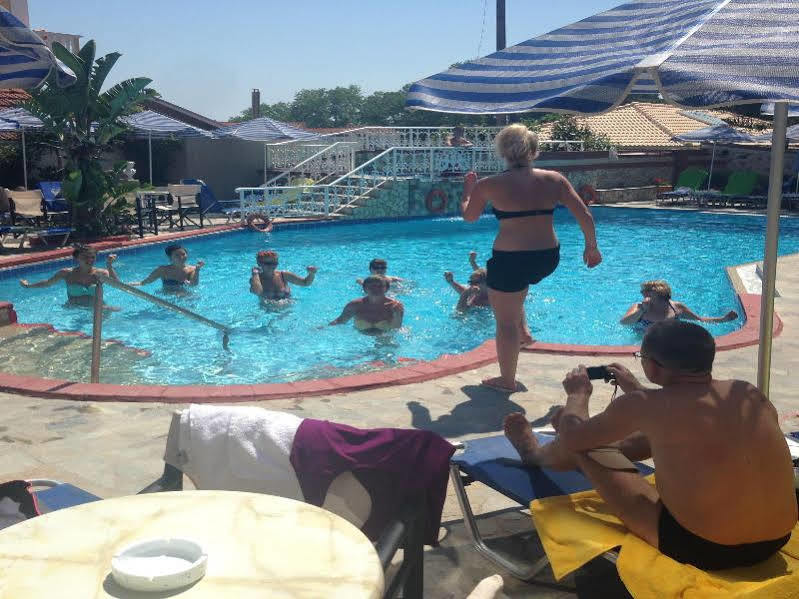 Planos Beach Aparthotel
