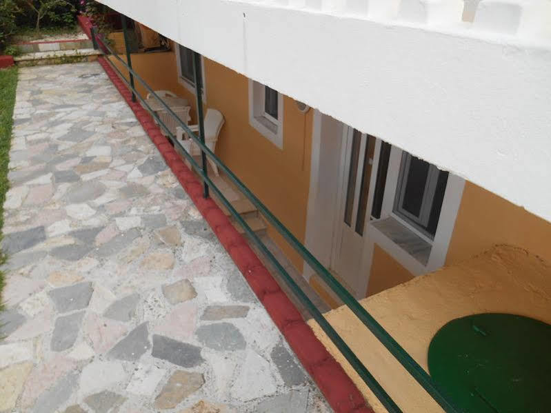Planos Beach Aparthotel