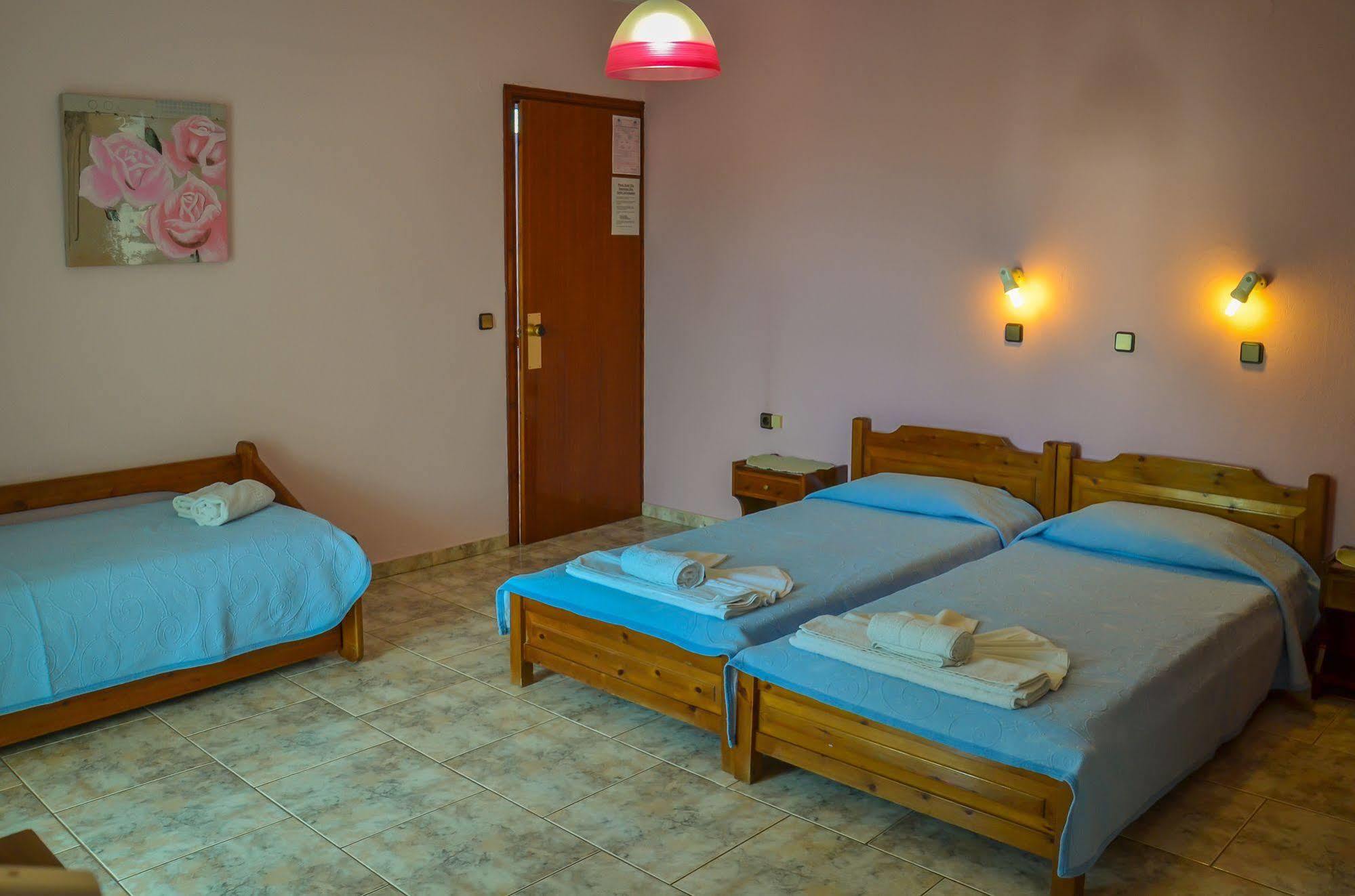Eden Hotel *