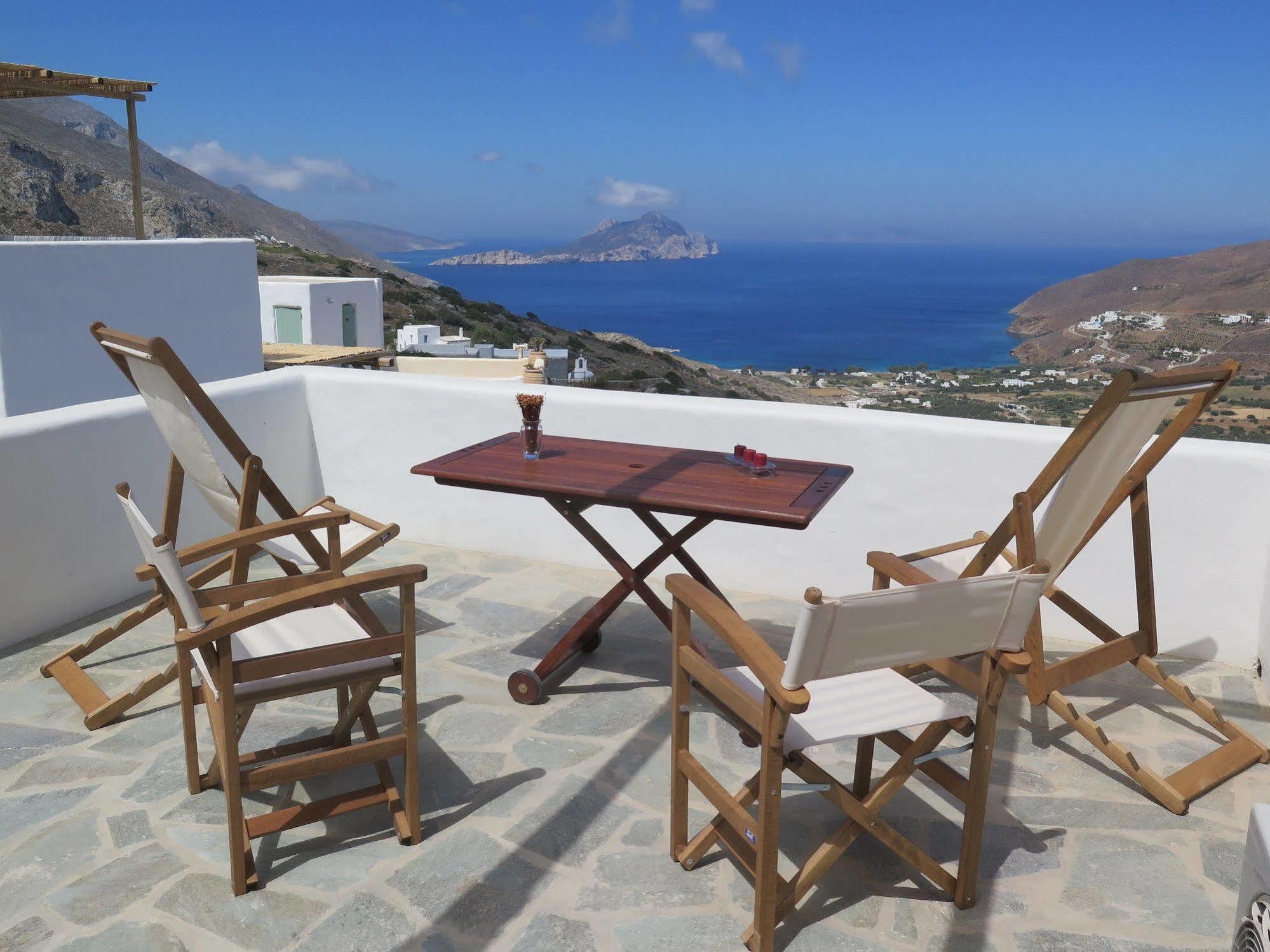 Kaminaki Amorgos & 3*
