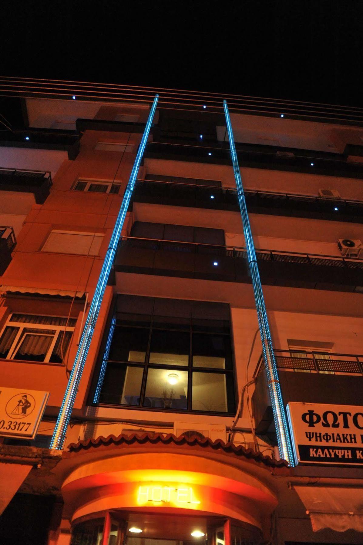 Hotel Emporiko 2*