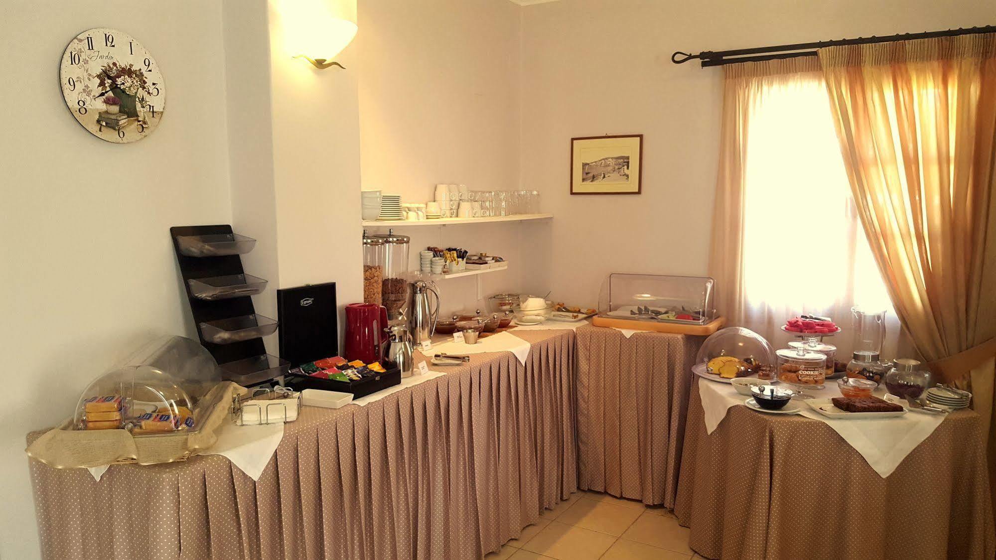 Aparthotel Konstantinos