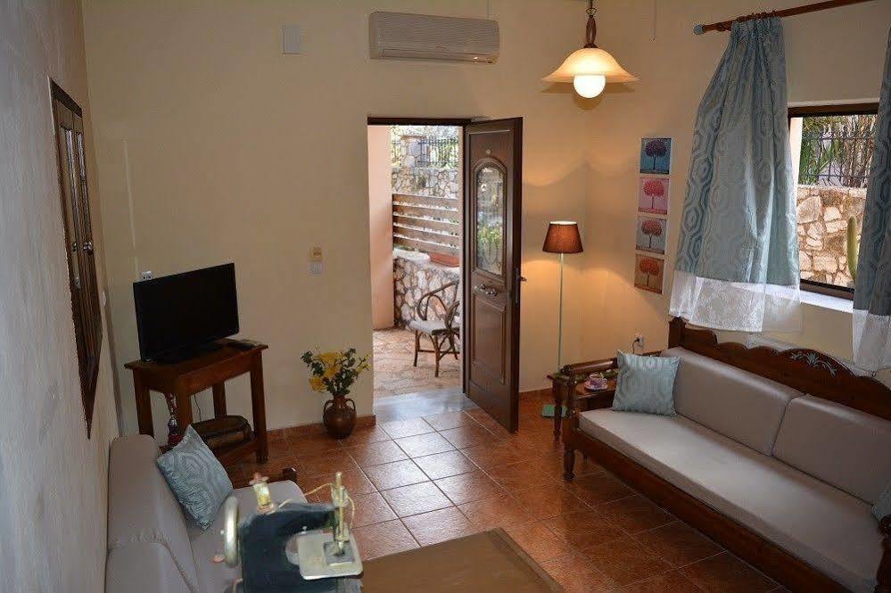 Elianthos 3*
