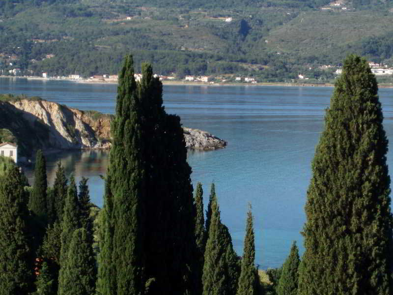 Scorpios & 3* Samos Town