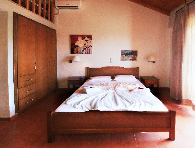 Xenios Hotel