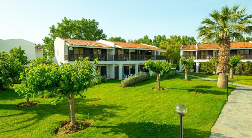 Hotel Golden Coast & 4*