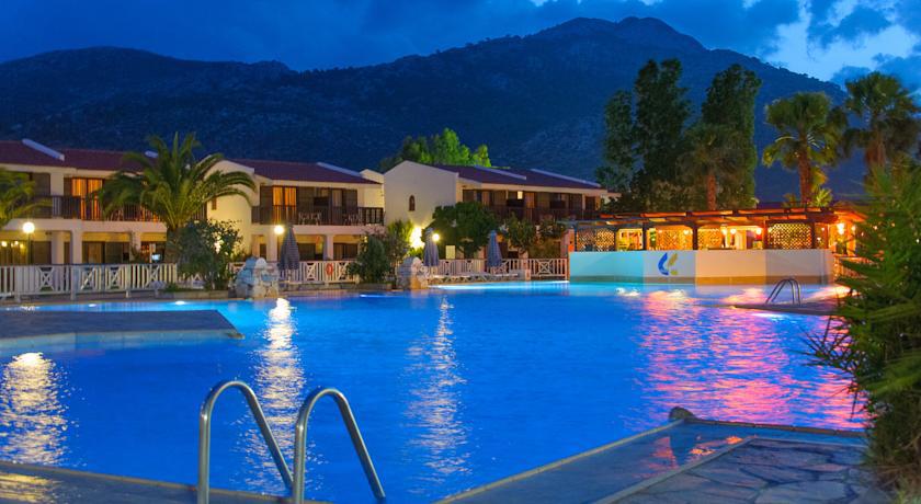 Golden Coast & 4*