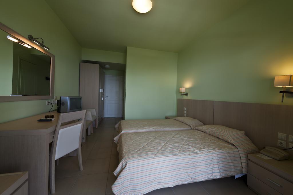 Hotel Skiathos Club & 4*
