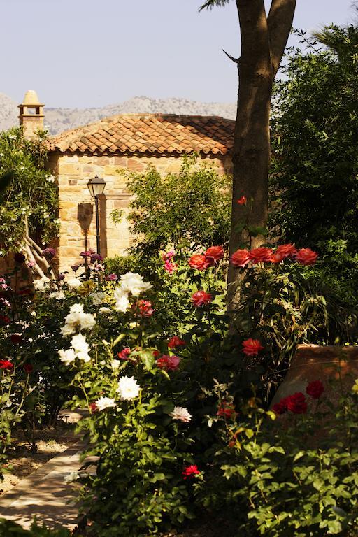 Argentikon Luxury Kampochora (Chios)
