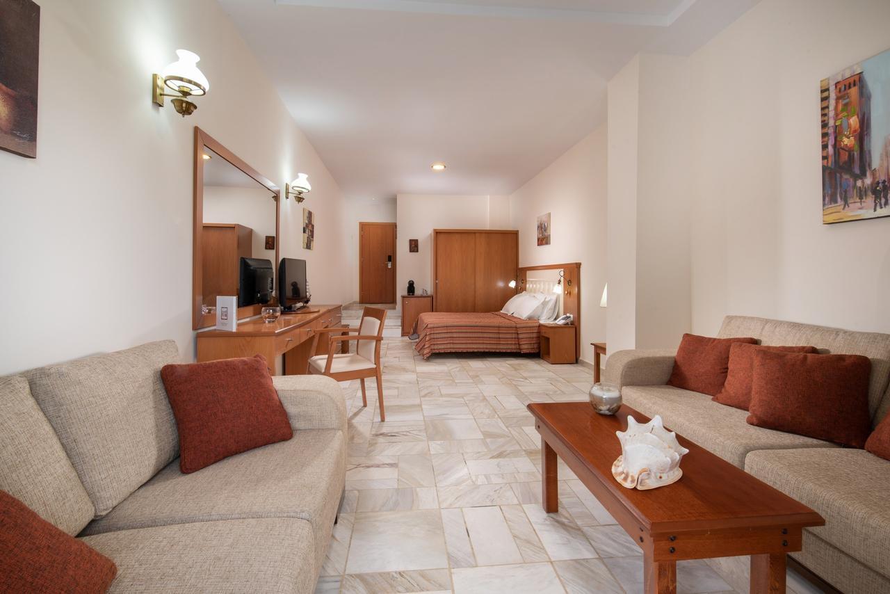 Hotel Porfi