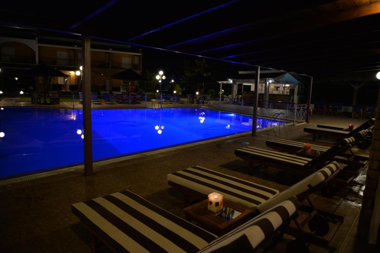 Kalamitsi Aparthotel
