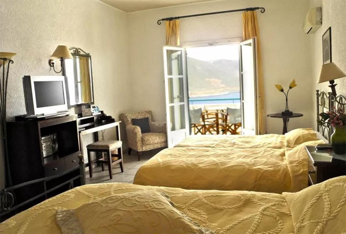 Hotel Aegialis & 5*