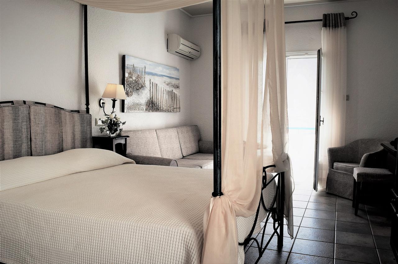 Hotel Aegialis &