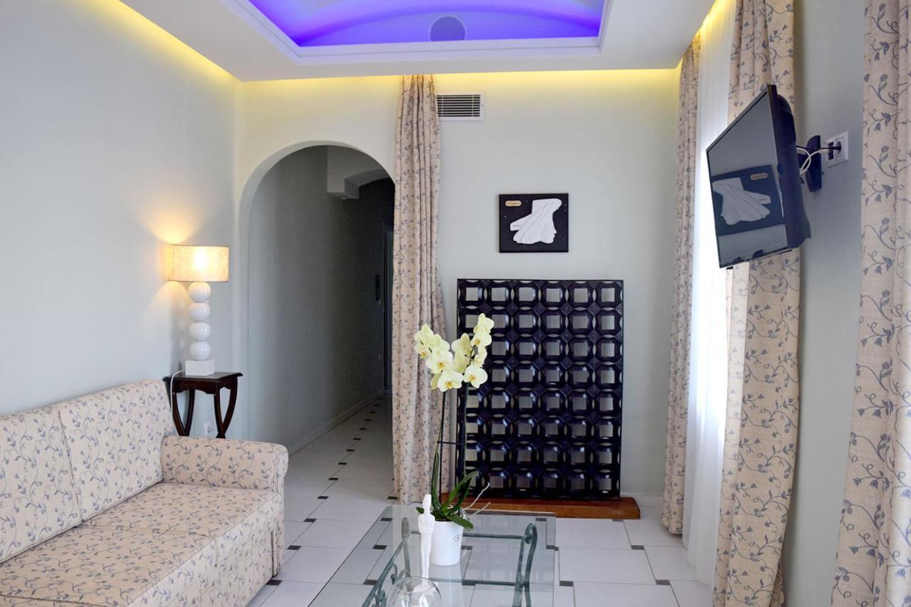 Hotel Aegialis & 5*