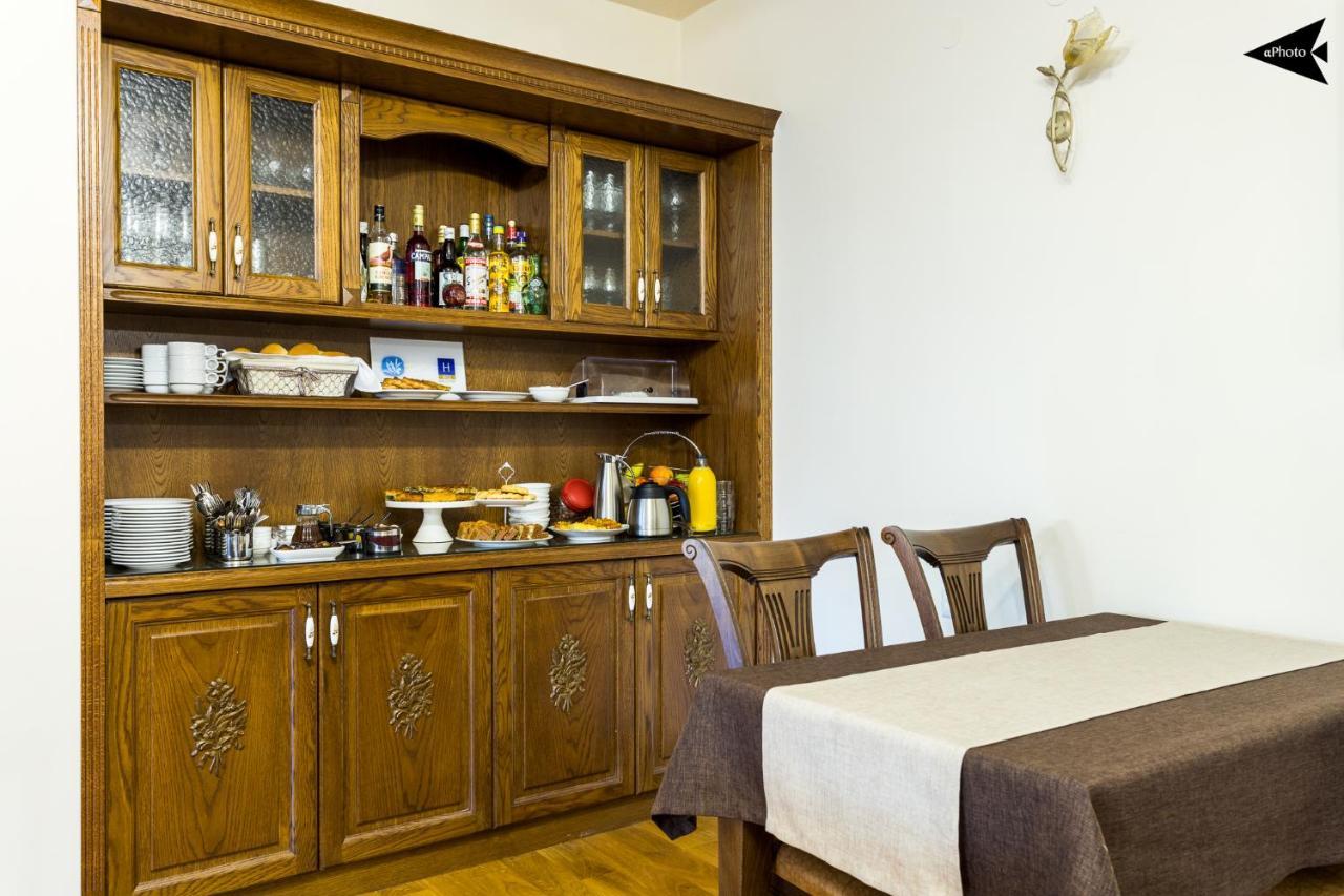 Paroraia Guest house