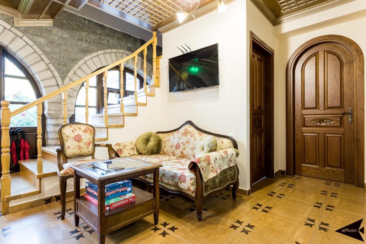 Paroraia Guest house