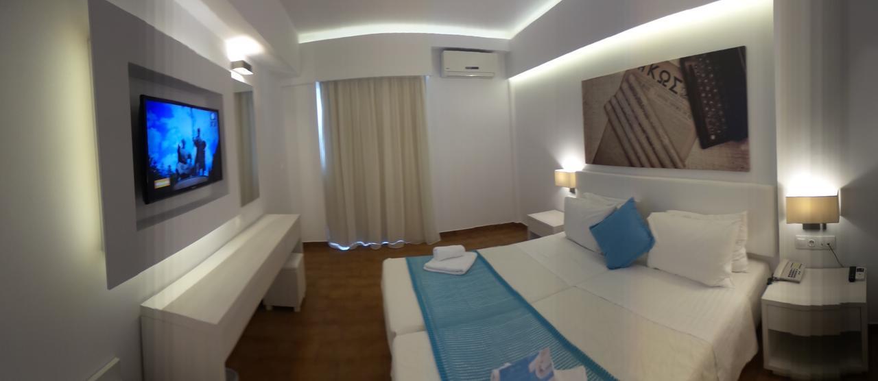 Cosmopolitan 4*