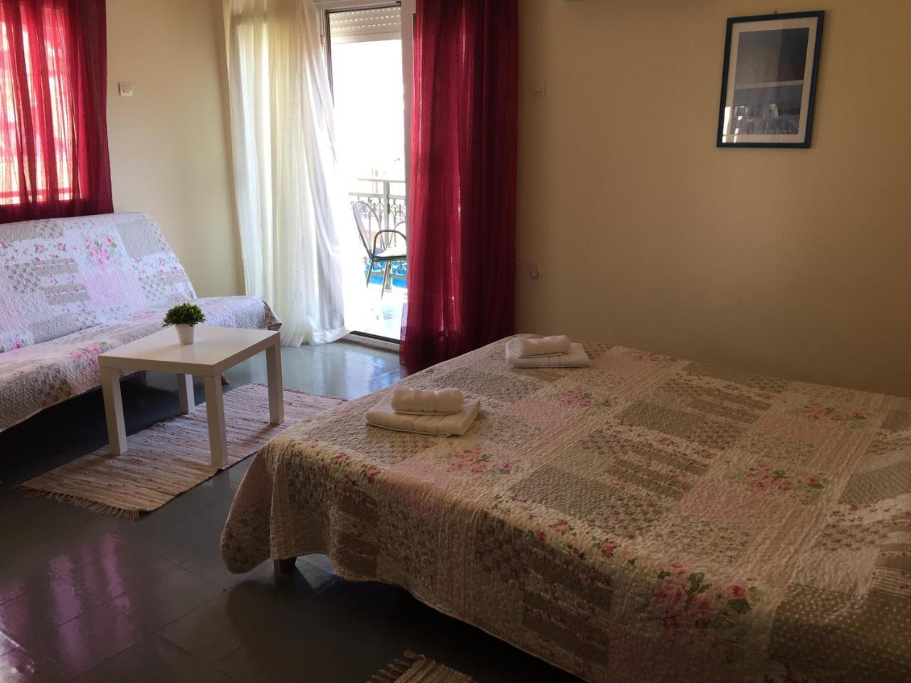 Guest house Platanos