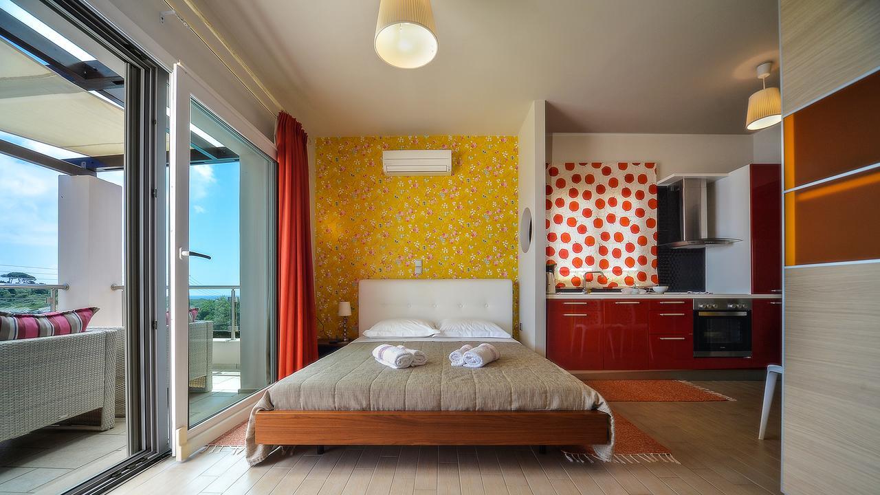 Sea View With Pool Apartment
