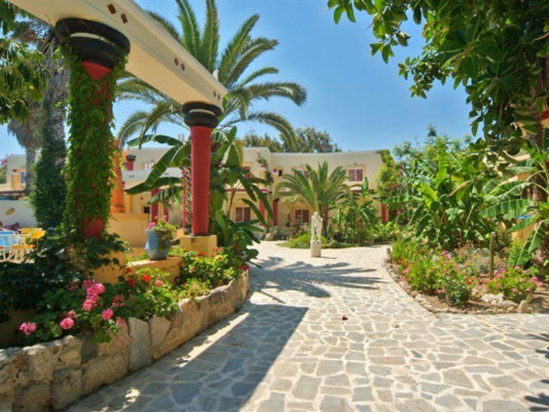 Apollon Hotel 4*