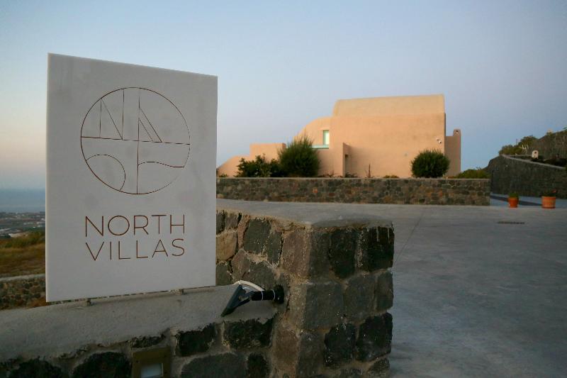 Santorini North 3* Pyrgos Kallistis