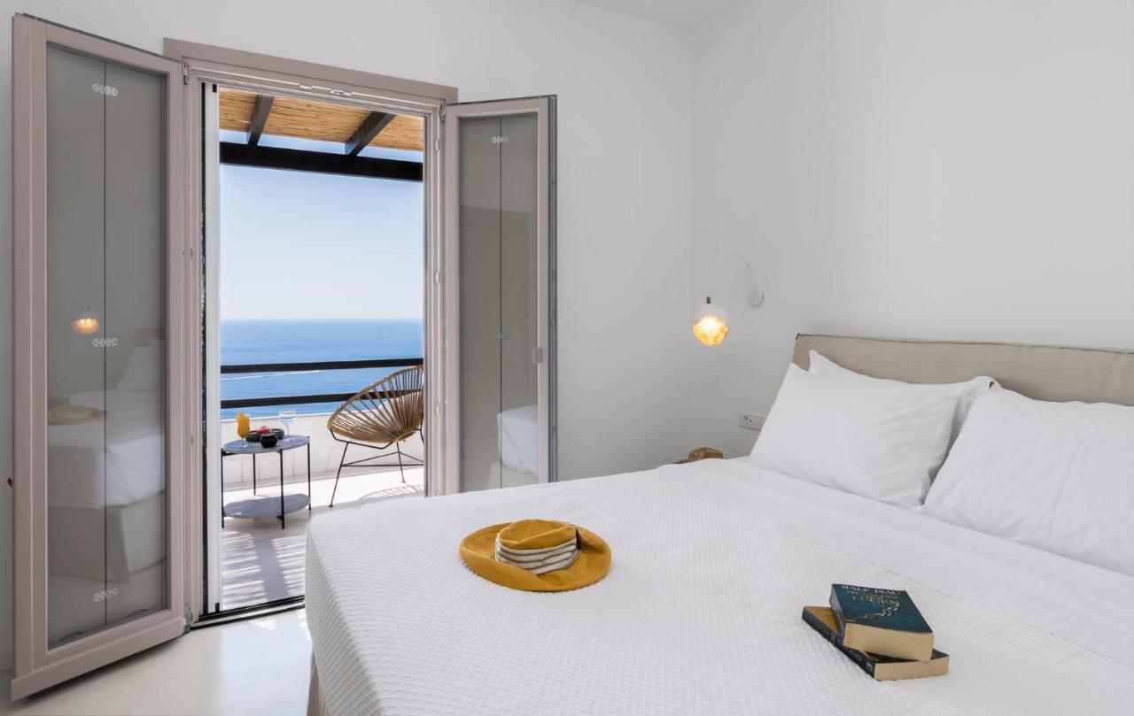 Psaravolada Milos Agia Kiriaki Beach (Milos)