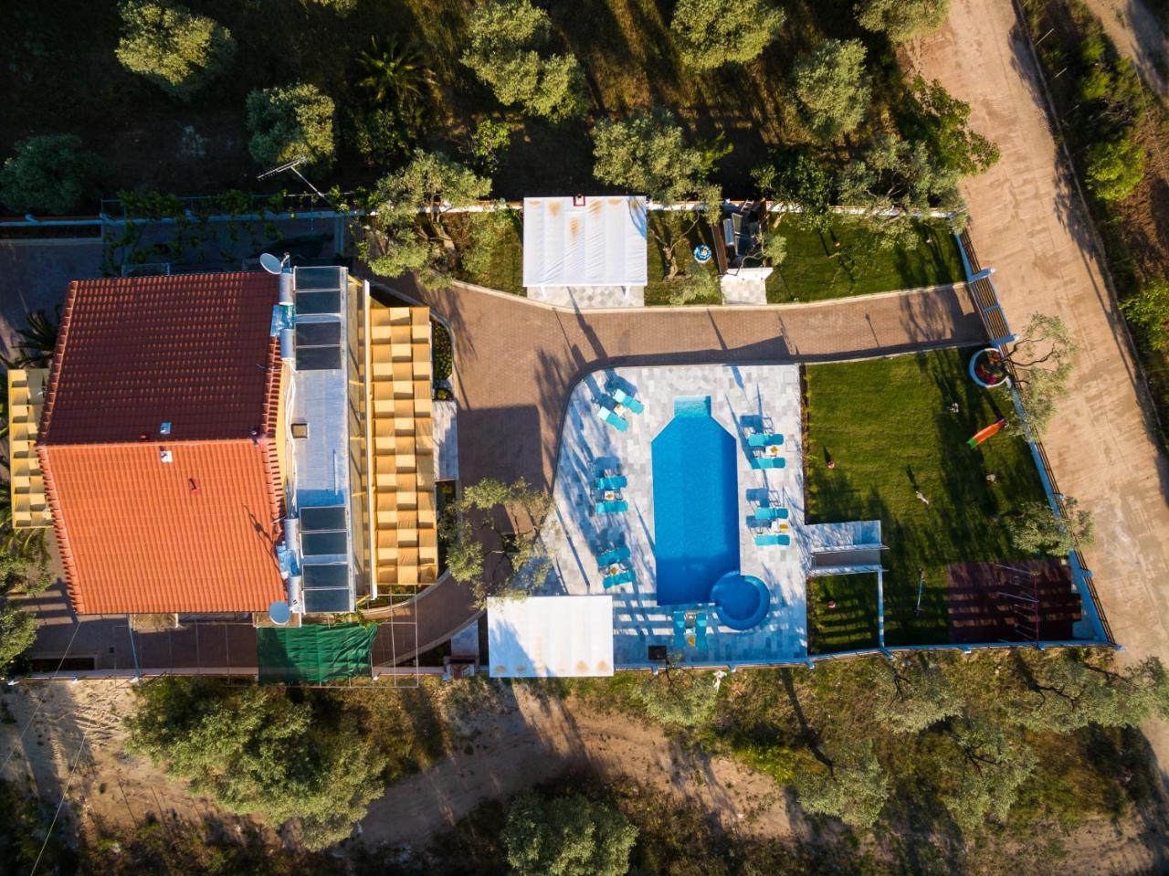 Gagos Apartment *