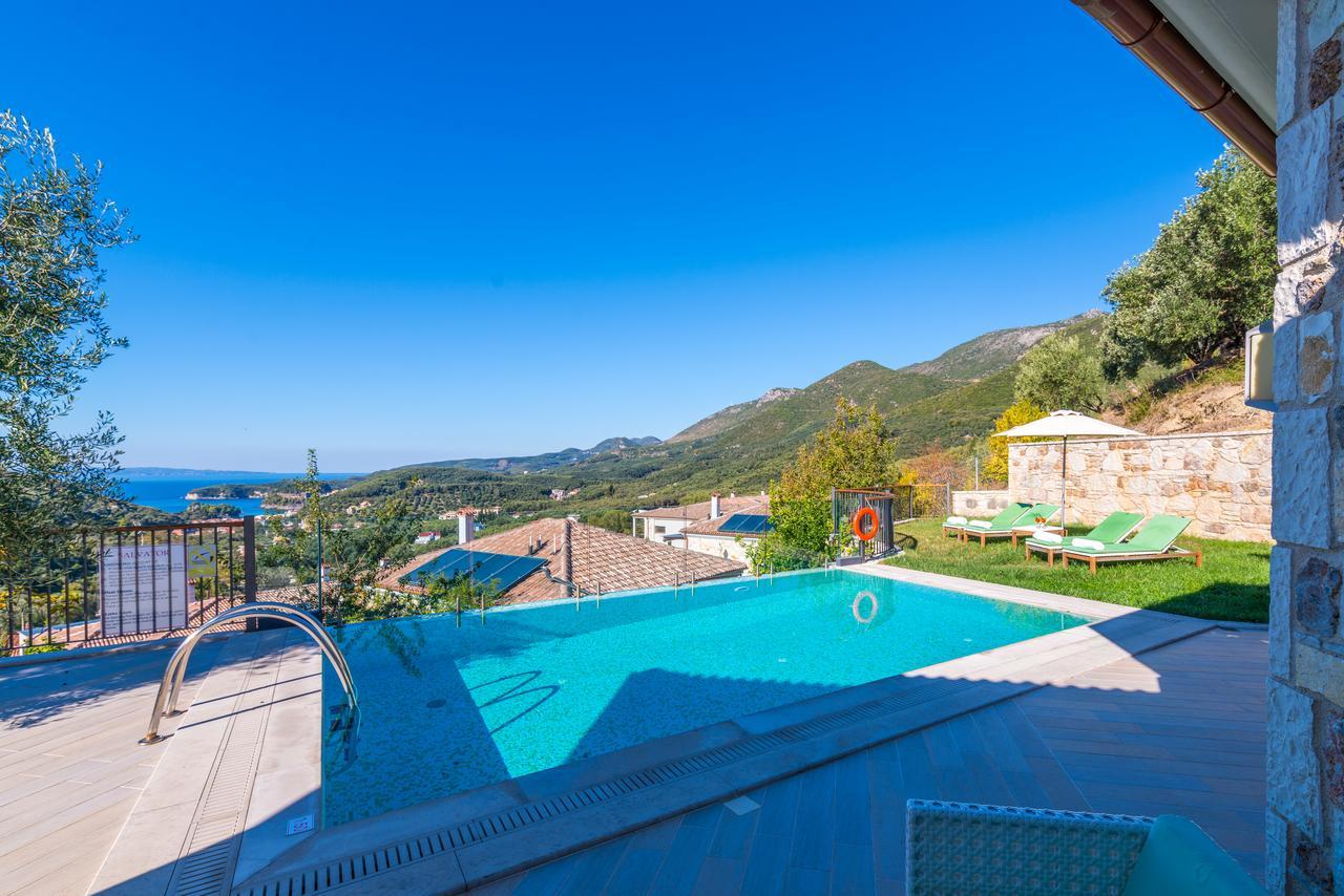Salvator & 4* Parga