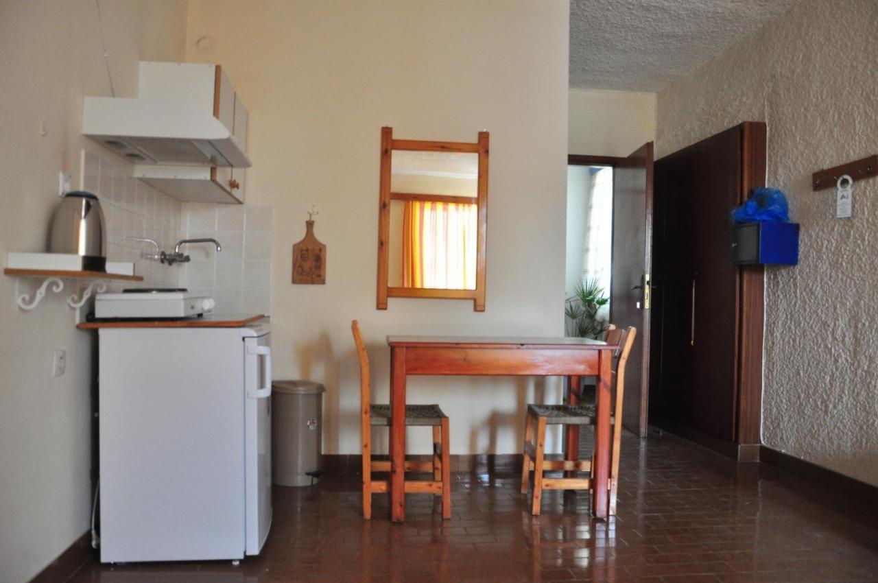 Mamouzelos Aparthotel