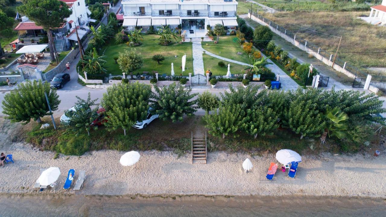 Galazia Akti Agios Nikolaos (Evia)