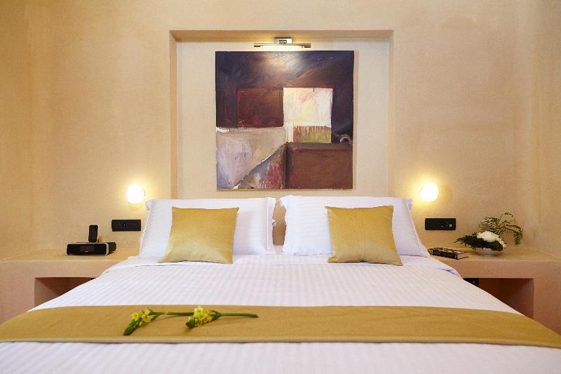 Santorini North 3* Pyrgos Kallistis