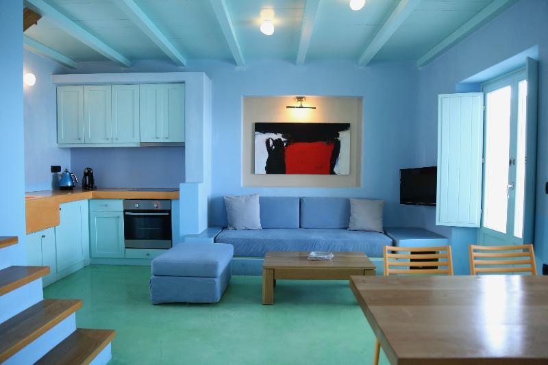 Santorini North 3*