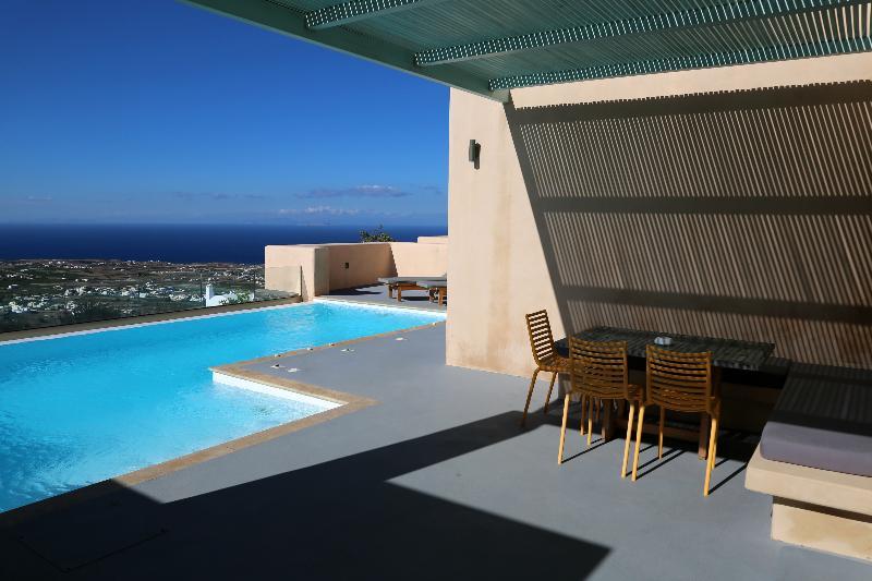 Santorini North Hotel 3*
