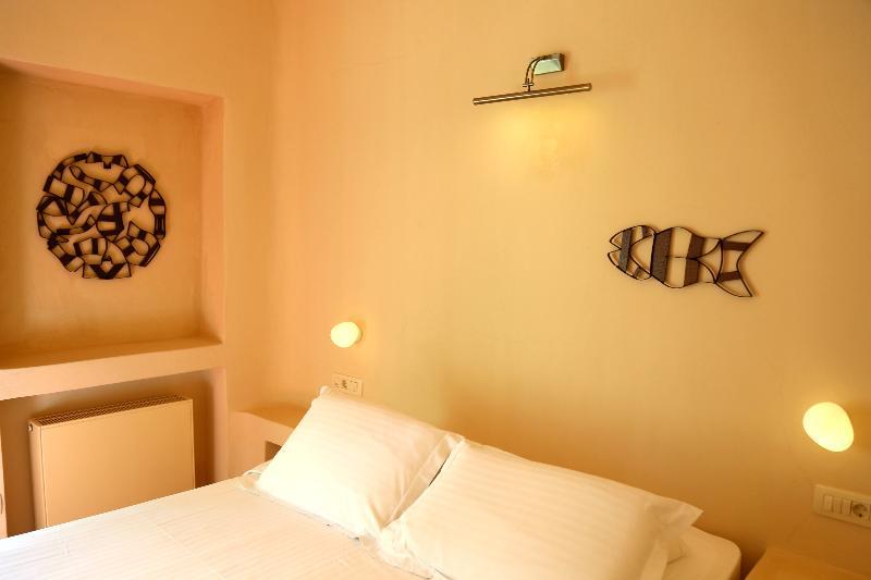 Hotel Santorini North Pyrgos Kallistis