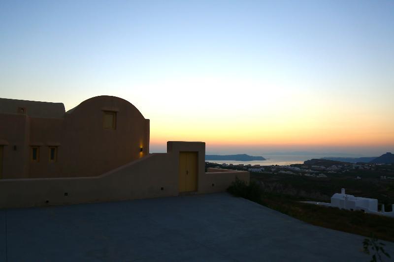 Hotel Santorini North 3*