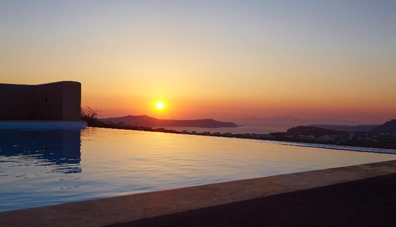 Santorini North Hotel 3*