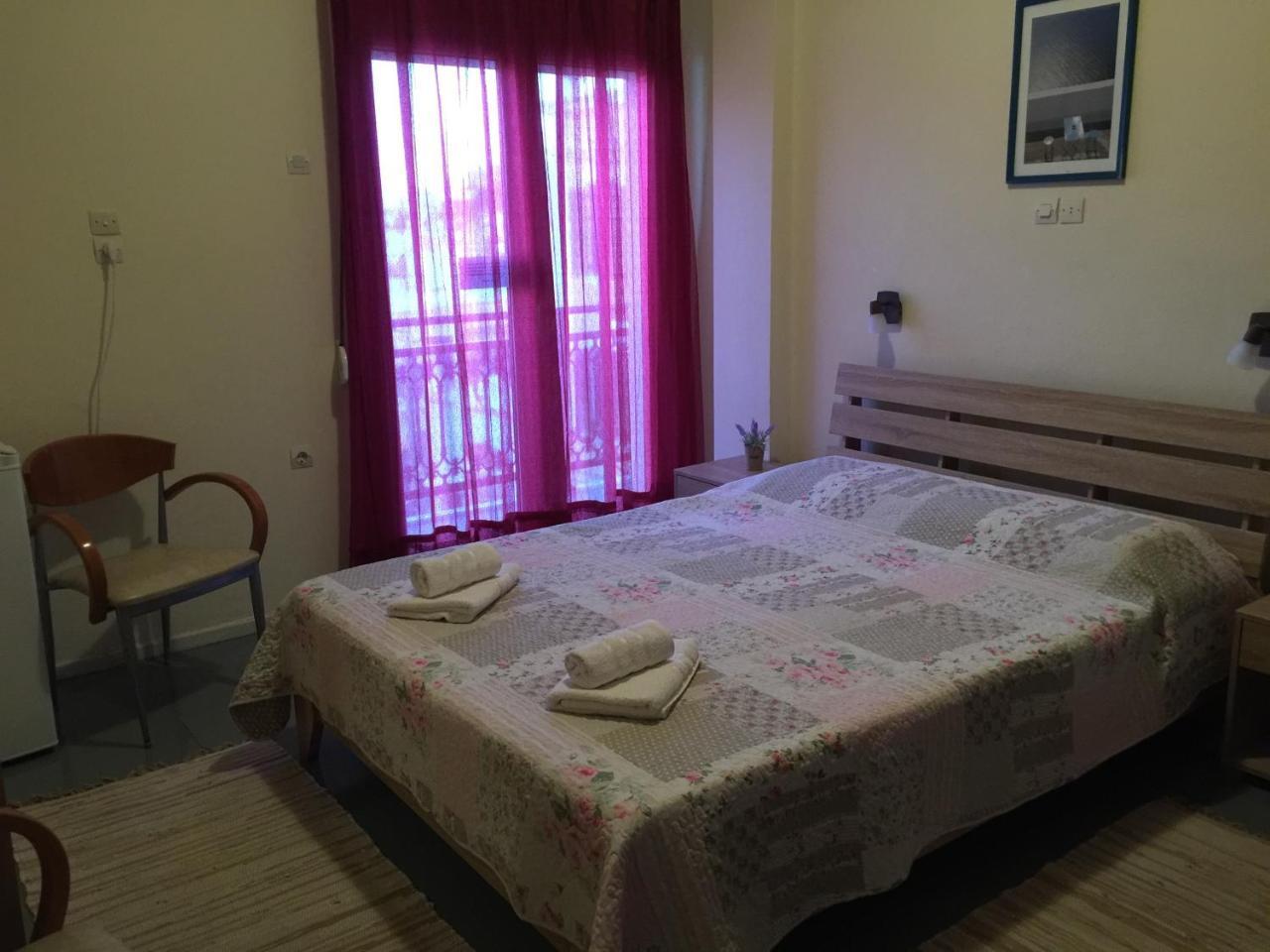 Guest house Platanos