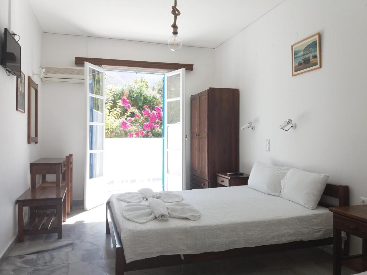 Guest house Bizas & Parikia (Paros)