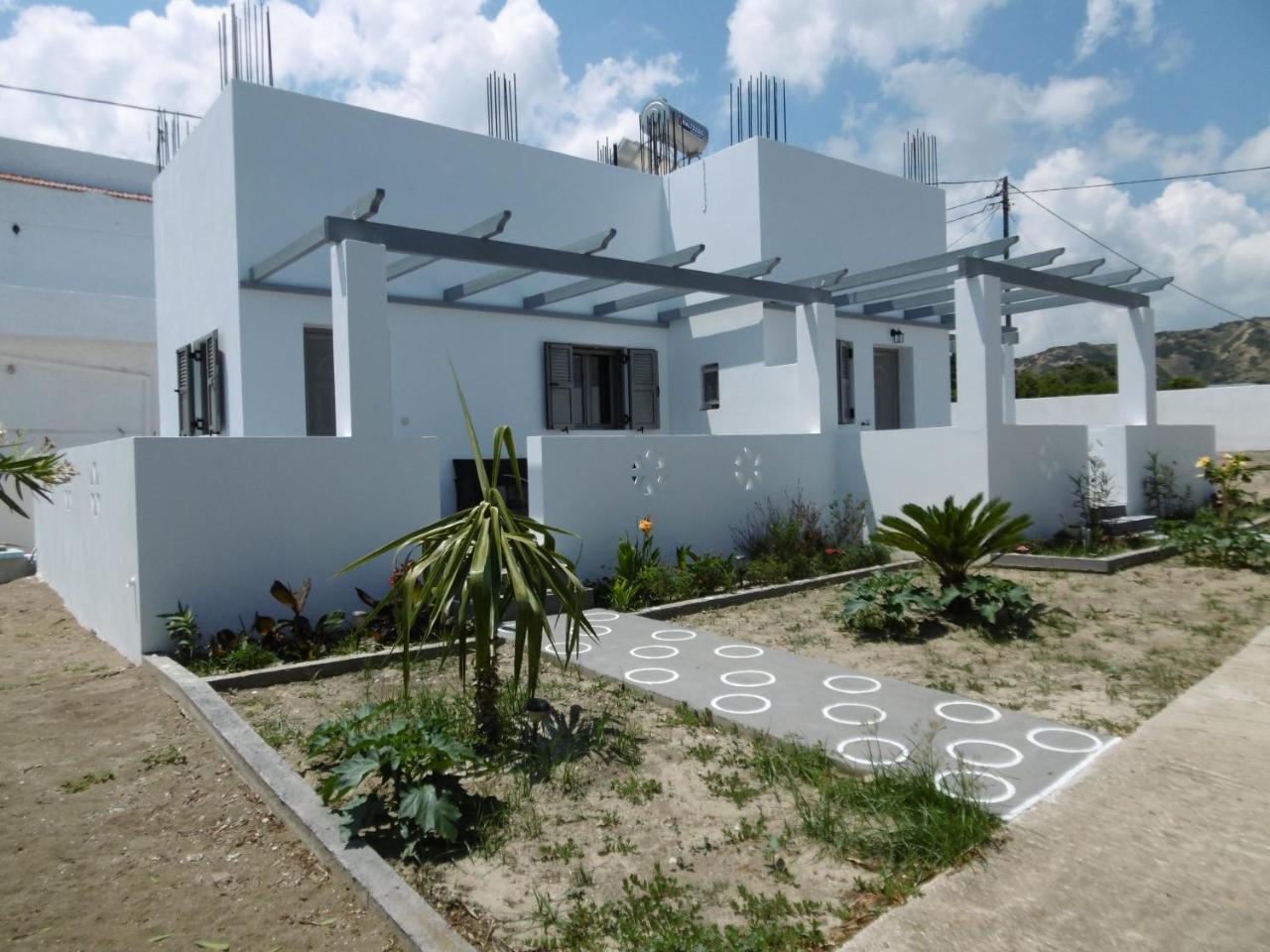 Skyros Panorama Studios 2*