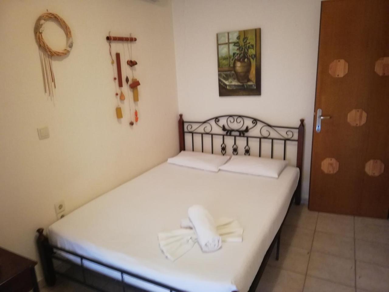 Sea Side Economou Aparthotel *