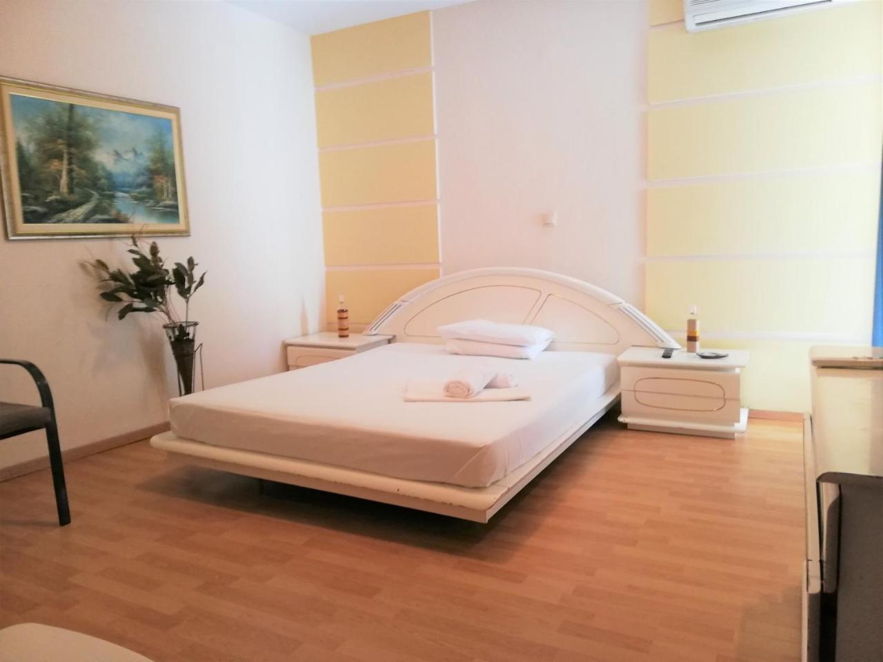 Sea Side Economou * Paralia Katerinis