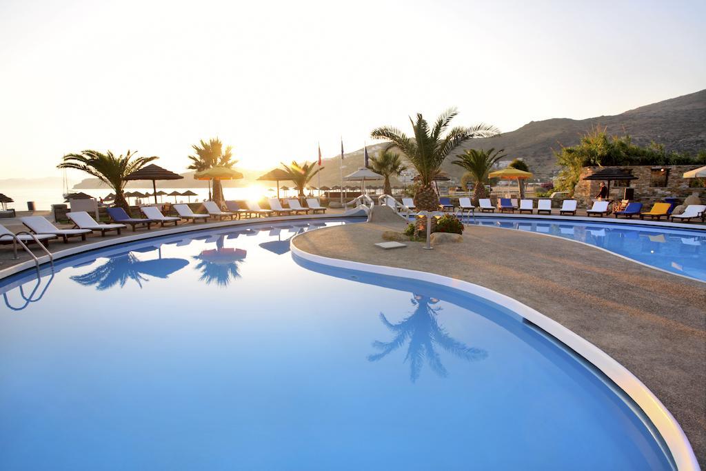 Far Out Village Hotel 3*